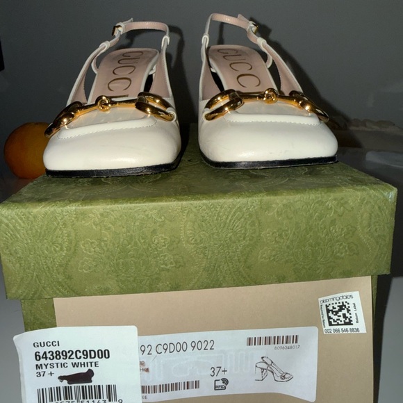 Gucci Women's Cream Leather Slingback Heels with Gold Accents - Picture 3 of 8